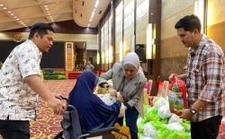 BRK Syariah Beri Akses Keuangan Disabilitas Riau, Berbagi Sembako dan Tabungan