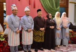 Momen Labaran, Plt Gubri SF Hariyanto Terima Warga di Rumah Kediaman Jalan Sisingamangaraja