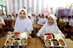 Bakal Prioritaskan Keluarga Miskin, Anak dari Kalangan Mampu Tak Lagi Terima MBG